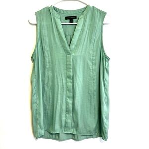 2/$30 Banana Republic - Green Sleeveless V-Neck Blouse Top Size S